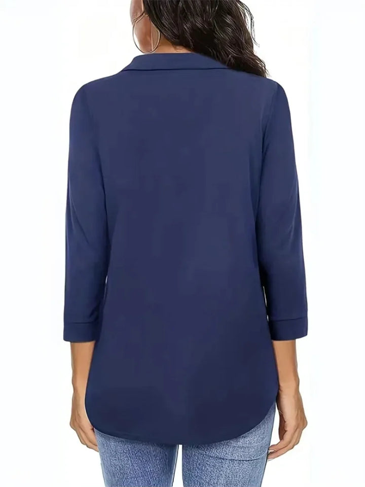 Linnea – Elegant vardagstopp med V-ringning